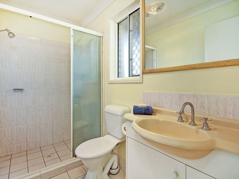 8 Kauri Place, Seventeen Mile Rocks QLD 4073