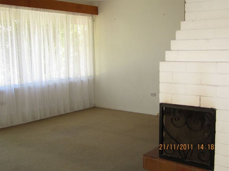 2 Whitian Street, Chapel Hill QLD 4069