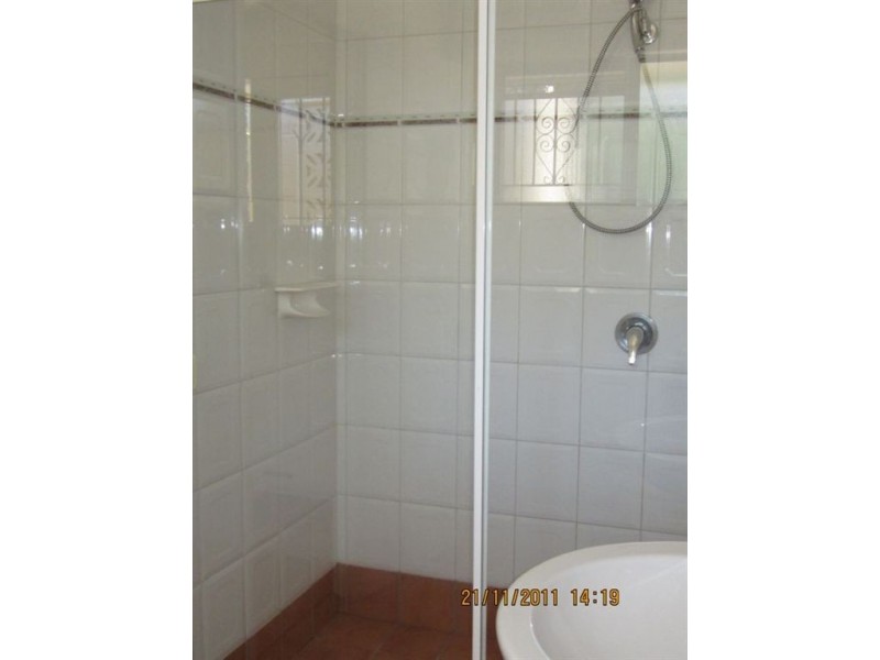 2 Whitian Street, Chapel Hill QLD 4069