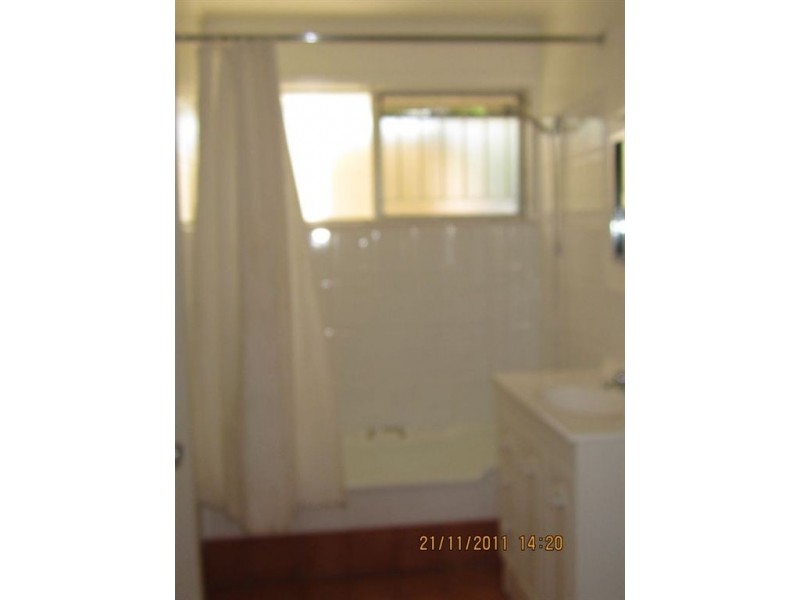 2 Whitian Street, Chapel Hill QLD 4069