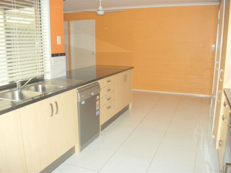 402 Sumners Road, Riverhills QLD 4074