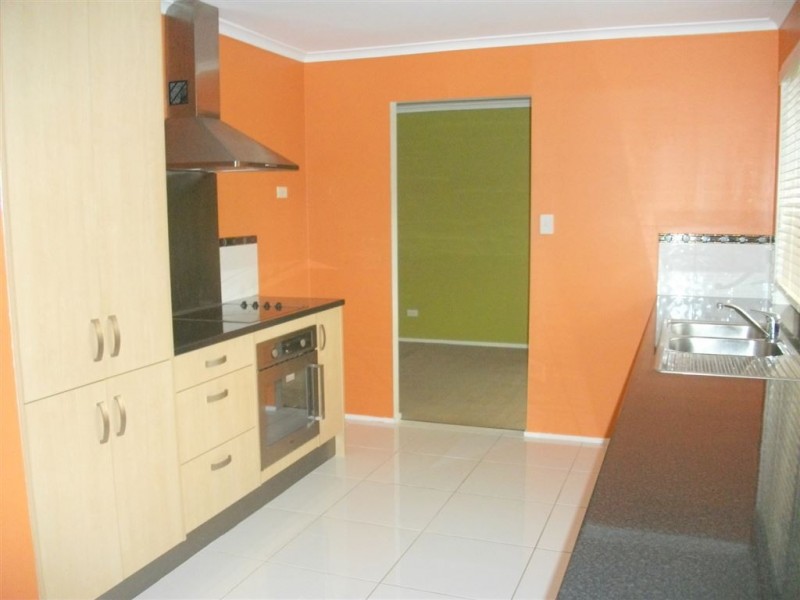 402 Sumners Road, Riverhills QLD 4074