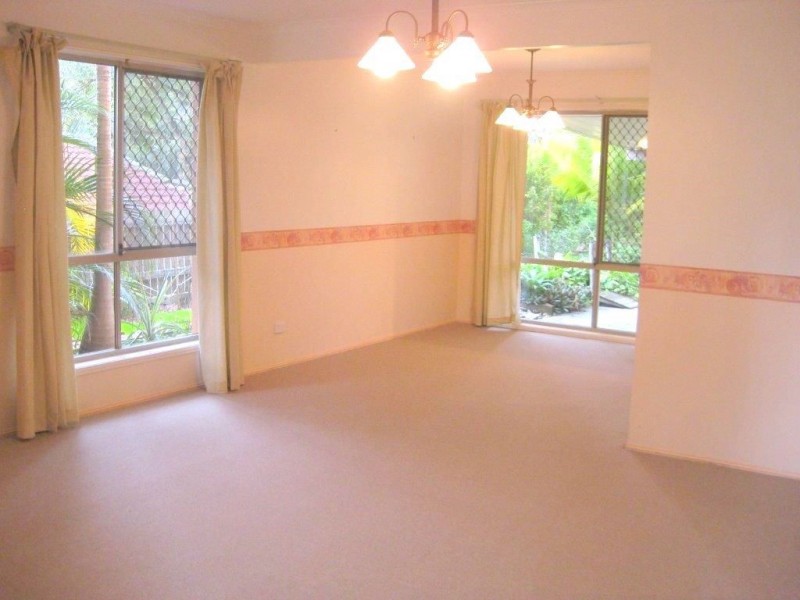 15 Barrier Place, Forest Lake QLD 4078