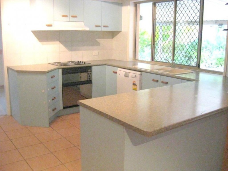 15 Barrier Place, Forest Lake QLD 4078