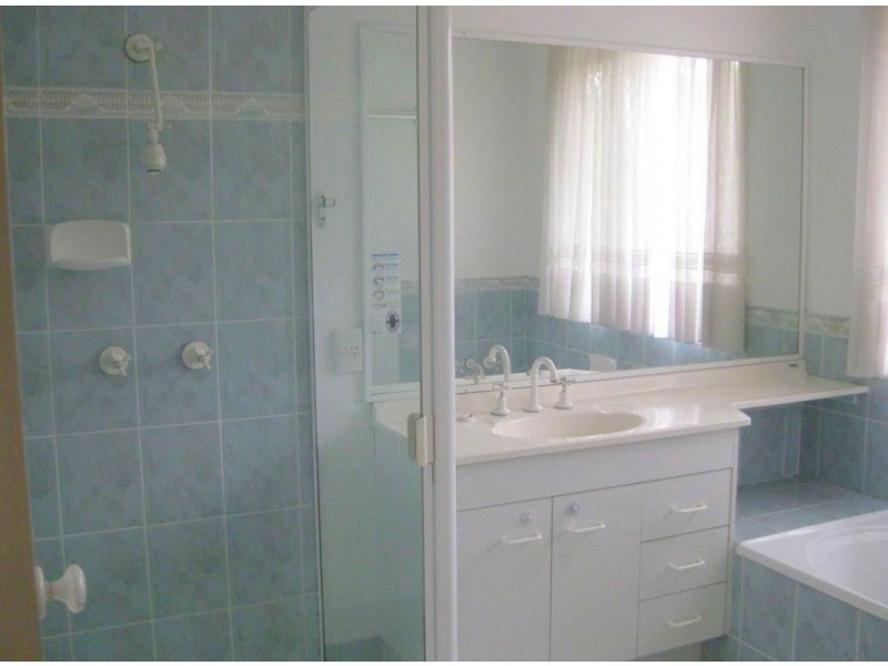 15 Barrier Place, Forest Lake QLD 4078