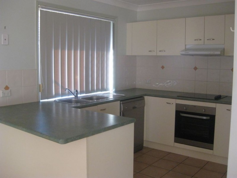 15 Chelsea Place, Forest Lake QLD 4078