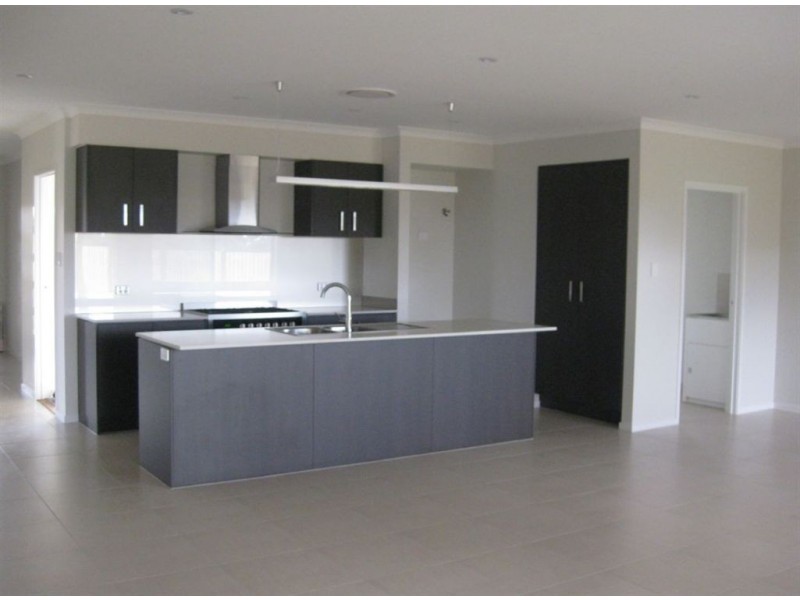 5 Leopardwood Close, Moggill QLD 4070