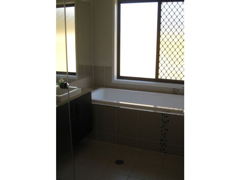 5 Leopardwood Close, Moggill QLD 4070