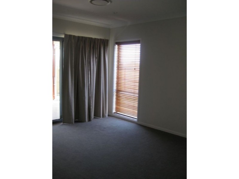 5 Leopardwood Close, Moggill QLD 4070