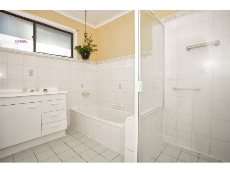 4 Roper Close, Westlake QLD 4074
