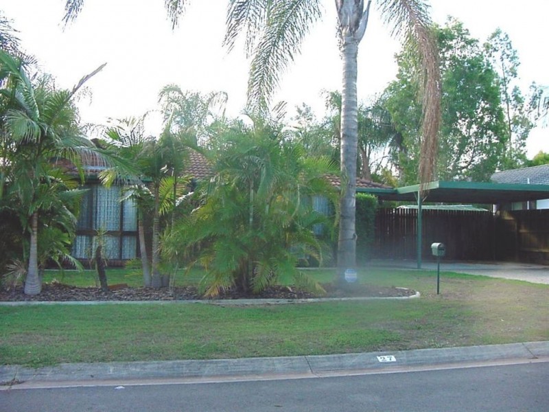 27 Loddon street, Riverhills QLD 4074