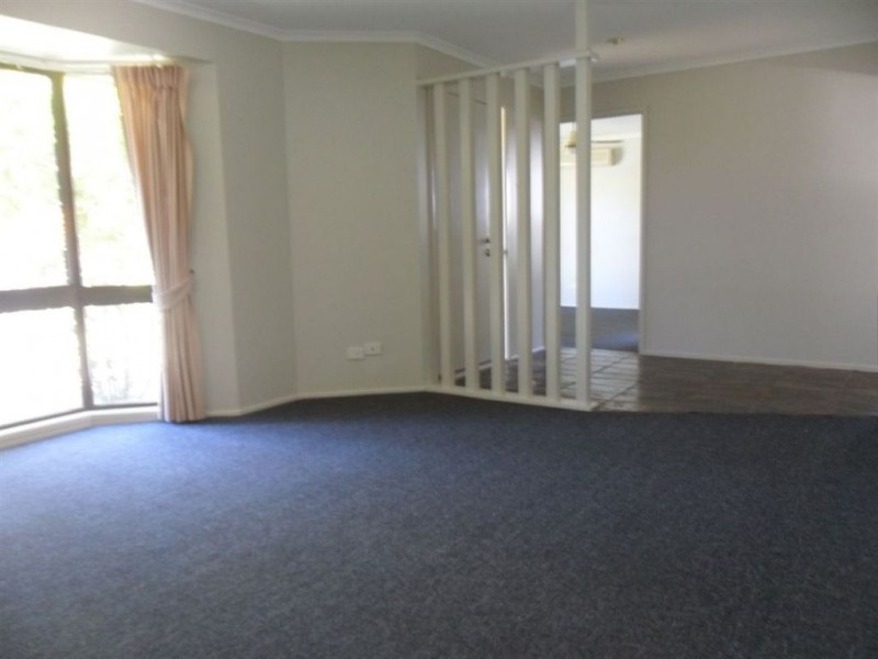 27 Loddon street, Riverhills QLD 4074