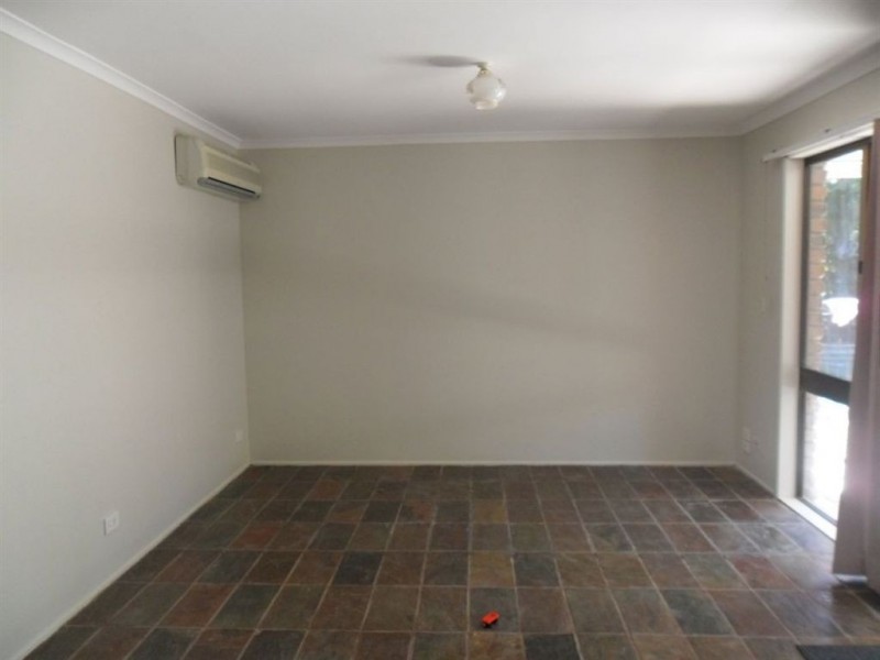 27 Loddon street, Riverhills QLD 4074