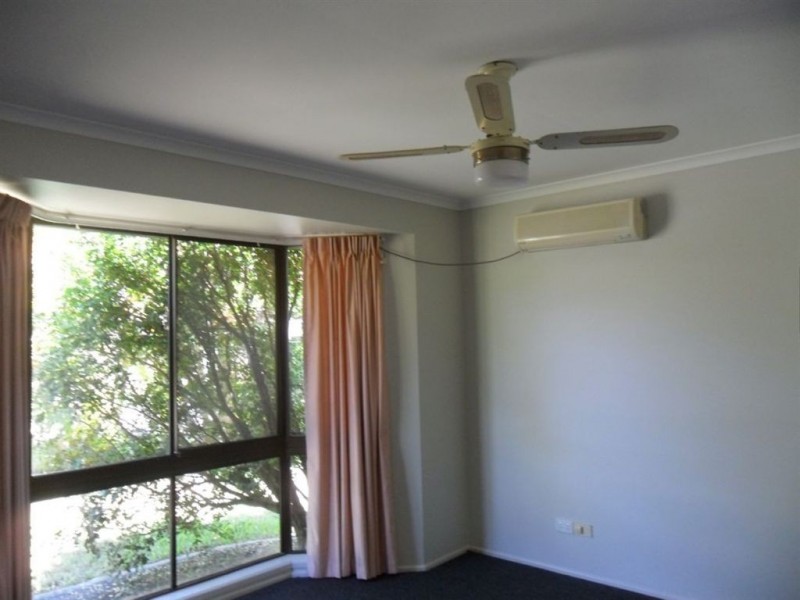 27 Loddon street, Riverhills QLD 4074