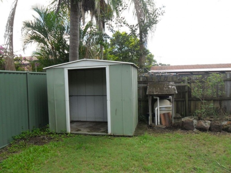 27 Loddon street, Riverhills QLD 4074