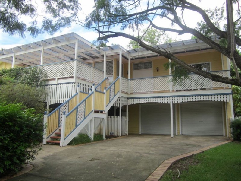 5 Castlewood Close, Kenmore Hills QLD 4069