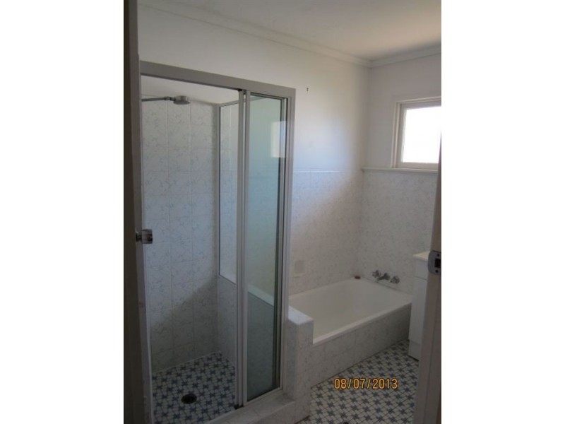 19 Belford Street, Kenmore QLD 4069