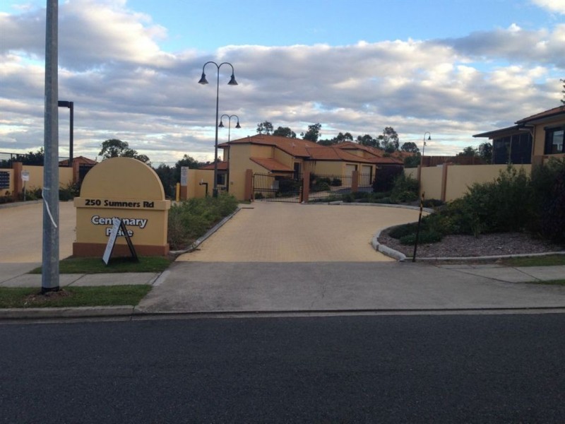2/250 Sumners Rd, Riverhills QLD 4074