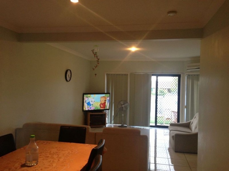 2/250 Sumners Rd, Riverhills QLD 4074