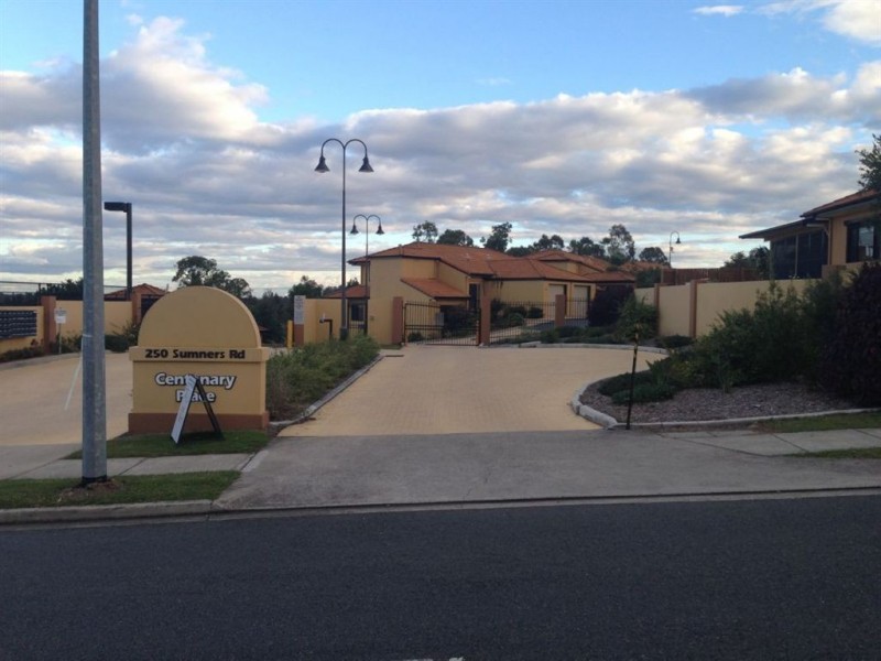 2/250 Sumners Rd, Riverhills QLD 4074