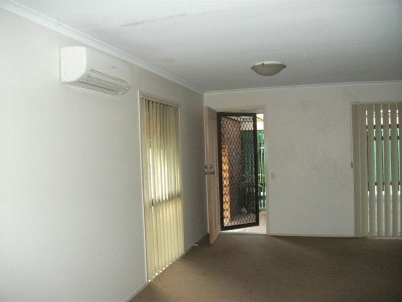 2 Kalbarri Street, Riverhills QLD 4074