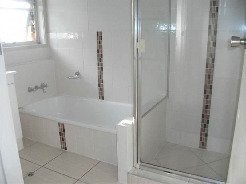 2 Kalbarri Street, Riverhills QLD 4074