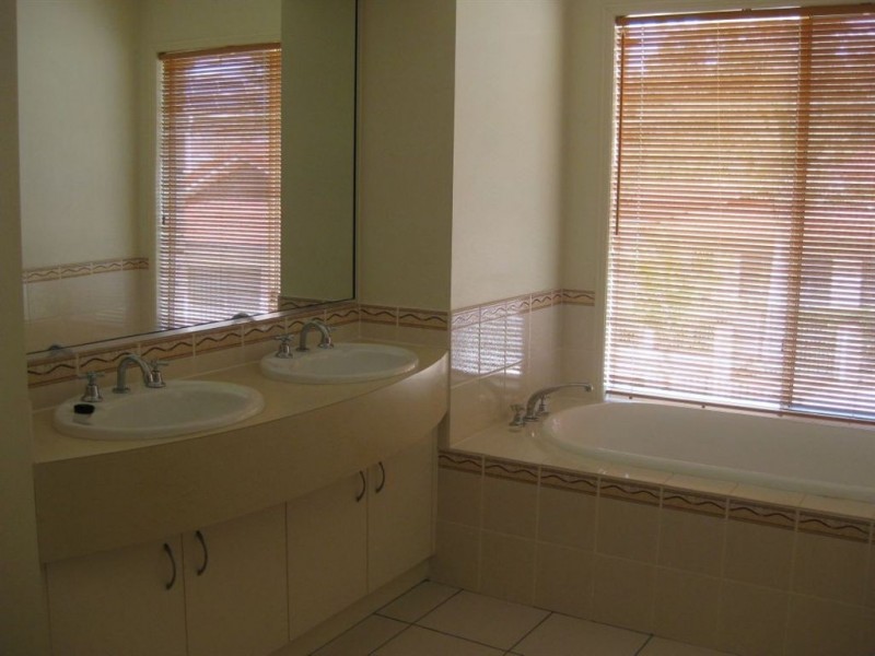 17 Hindmarsh Place, Westlake QLD 4074