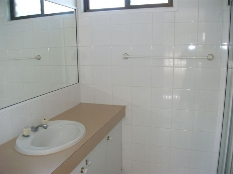 10 vakuta, Fig Tree Pocket QLD 4069