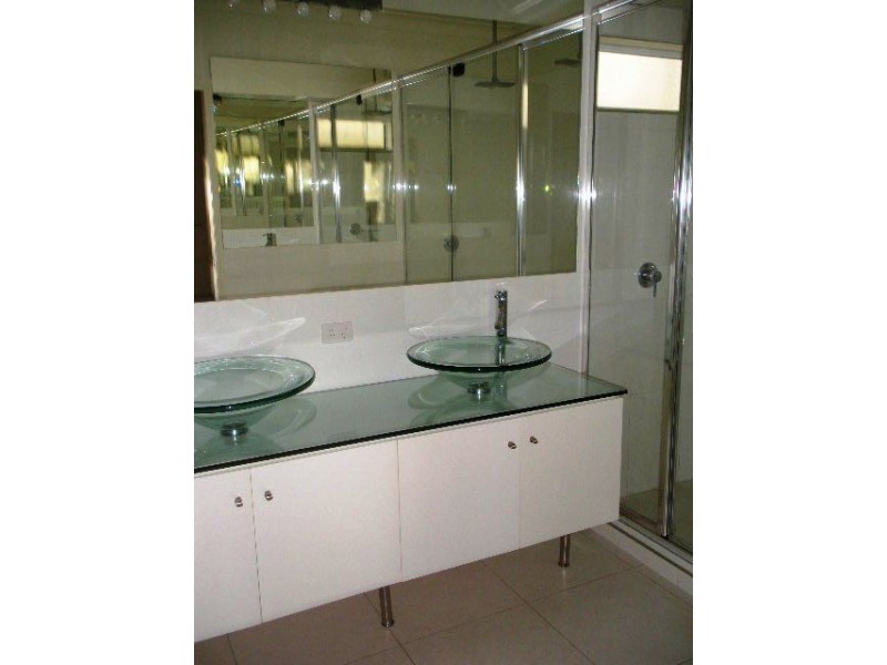 17 Highland Drive, Seventeen Mile Rocks QLD 4073