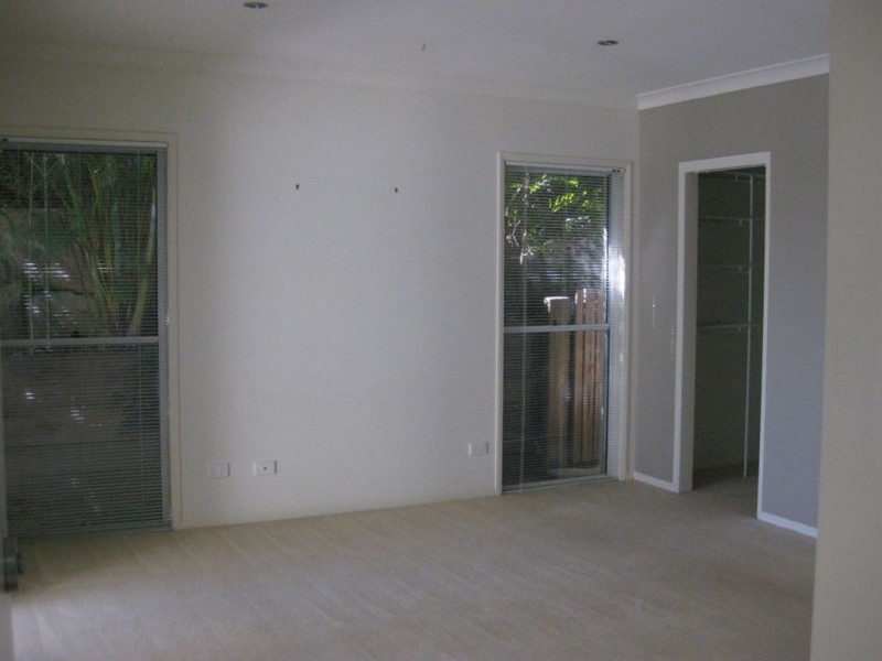 17 Highland Drive, Seventeen Mile Rocks QLD 4073