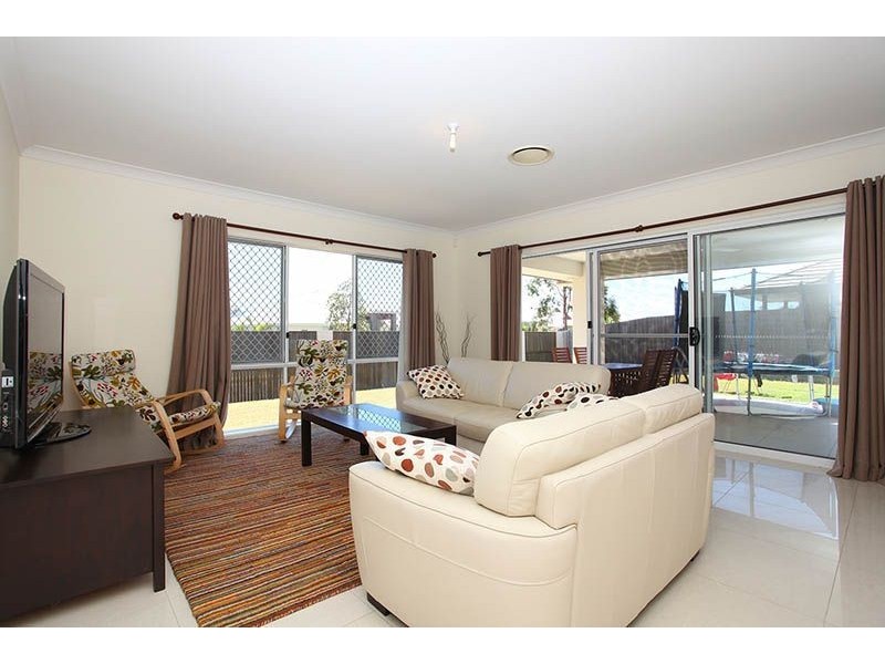 44 Bathersby Crescent, Augustine Heights QLD 4300