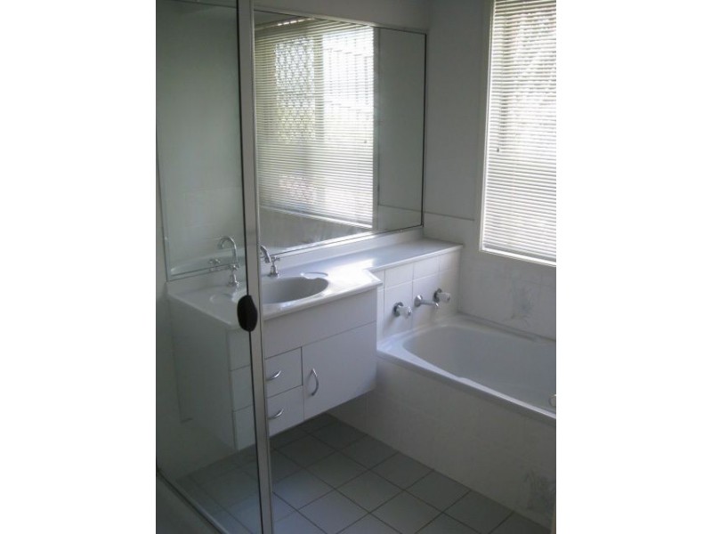 9 Diamantina Street, Chapel Hill QLD 4069