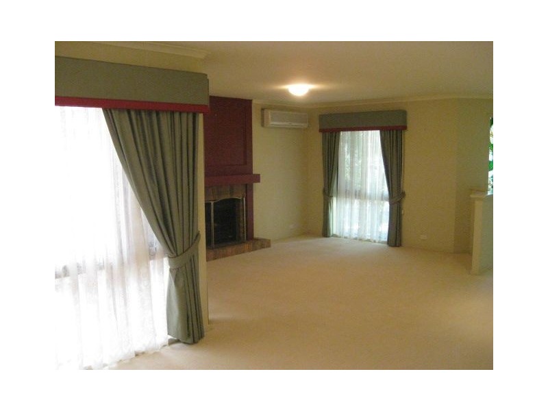 9 Diamantina Street, Chapel Hill QLD 4069