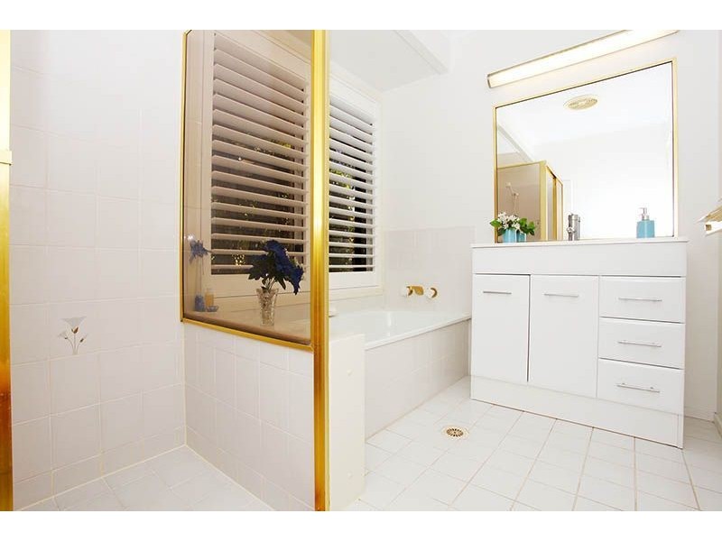 135 Arrabri Avenue, Mount Ommaney QLD 4074