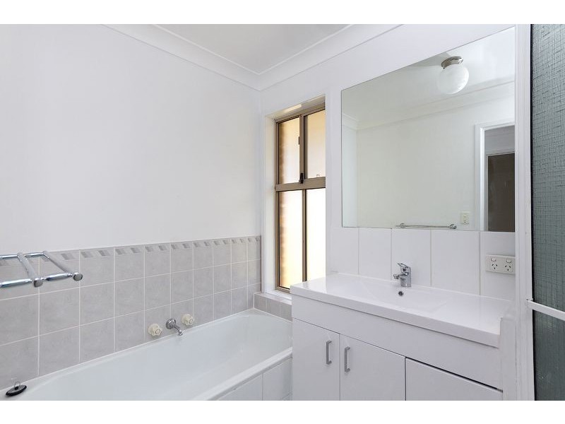 8 Harans Street, Jamboree Heights QLD 4074