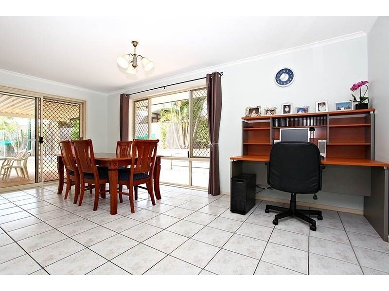 12 Sulphur Crest Close, Doolandella QLD 4077
