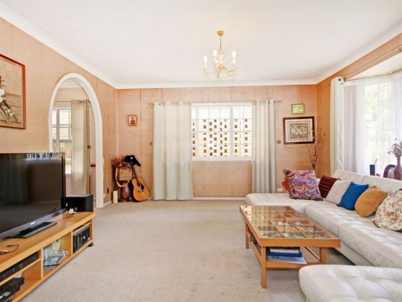 2 Bart Place, Chapel Hill QLD 4069