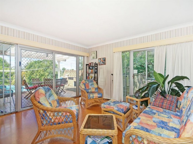 2 Bart Place, Chapel Hill QLD 4069