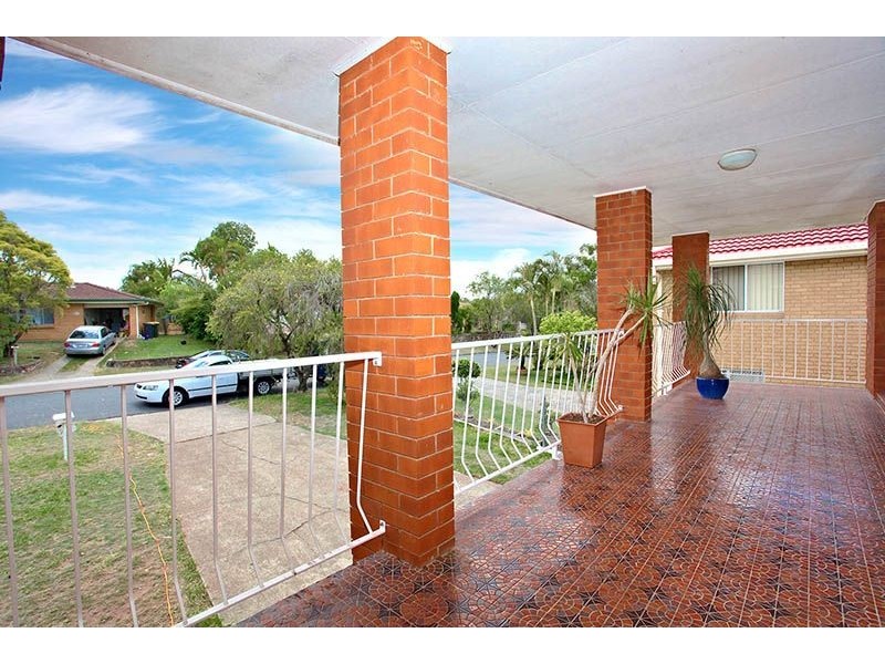 12 Poseidon Crescent, Jamboree Heights QLD 4074