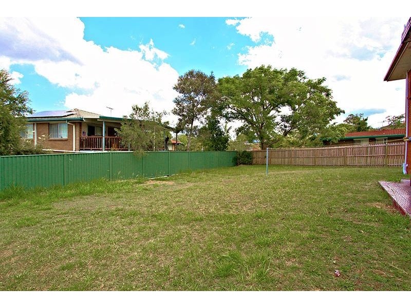 12 Poseidon Crescent, Jamboree Heights QLD 4074