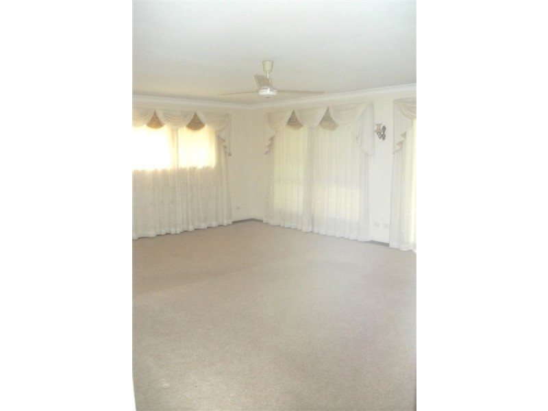 279 Horizon Drive, Westlake QLD 4074