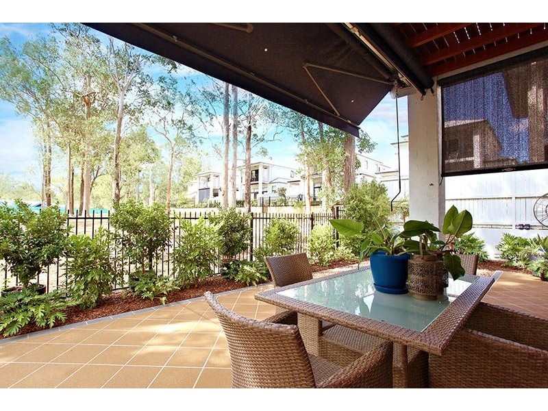 11 Fairway Circuit, Mount Ommaney QLD 4074