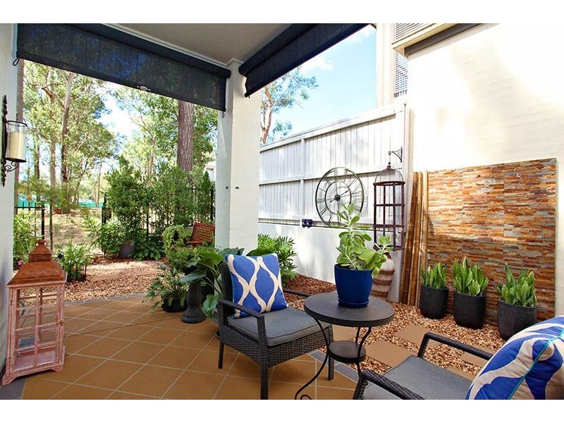 11 Fairway Circuit, Mount Ommaney QLD 4074