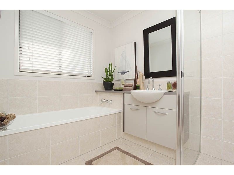 11 Fairway Circuit, Mount Ommaney QLD 4074