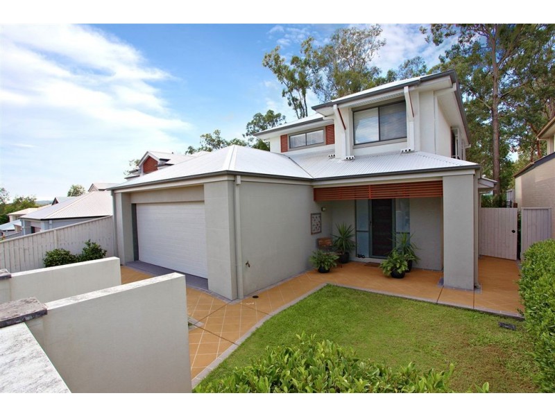 11 Fairway Circuit, Mount Ommaney QLD 4074