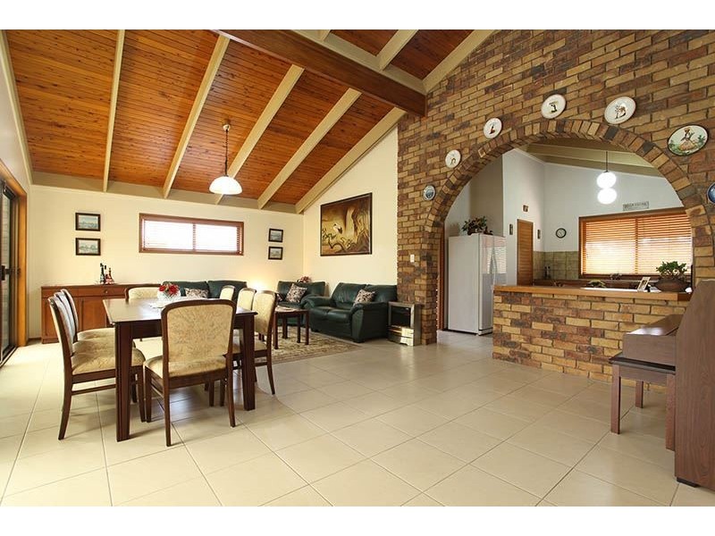 11 Kosciusko Street, Middle Park QLD 4074