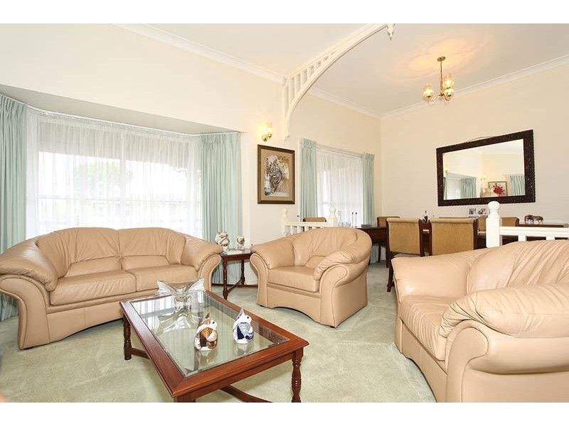 8 O’Reilly Street, Sinnamon Park QLD 4073