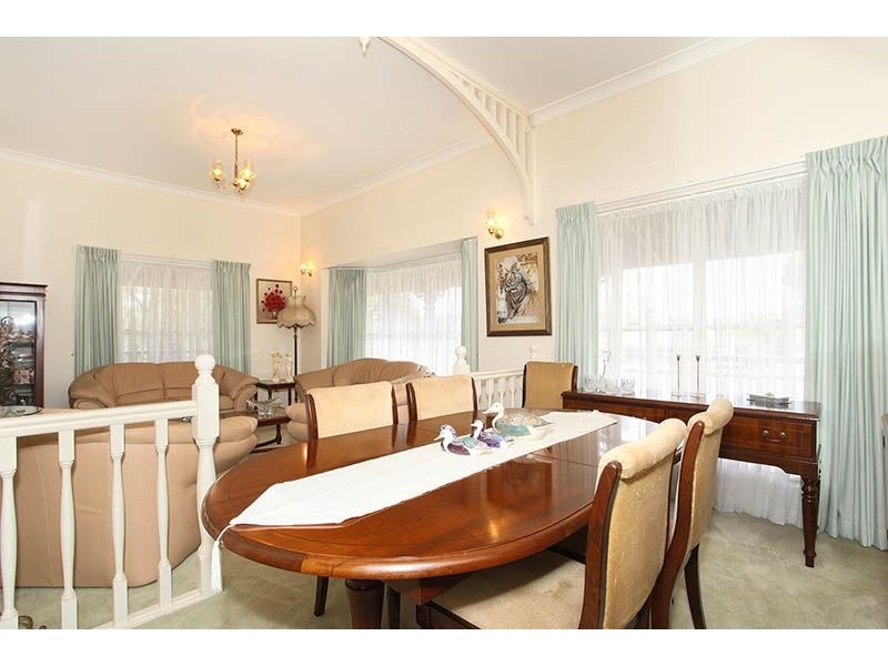 8 O’Reilly Street, Sinnamon Park QLD 4073