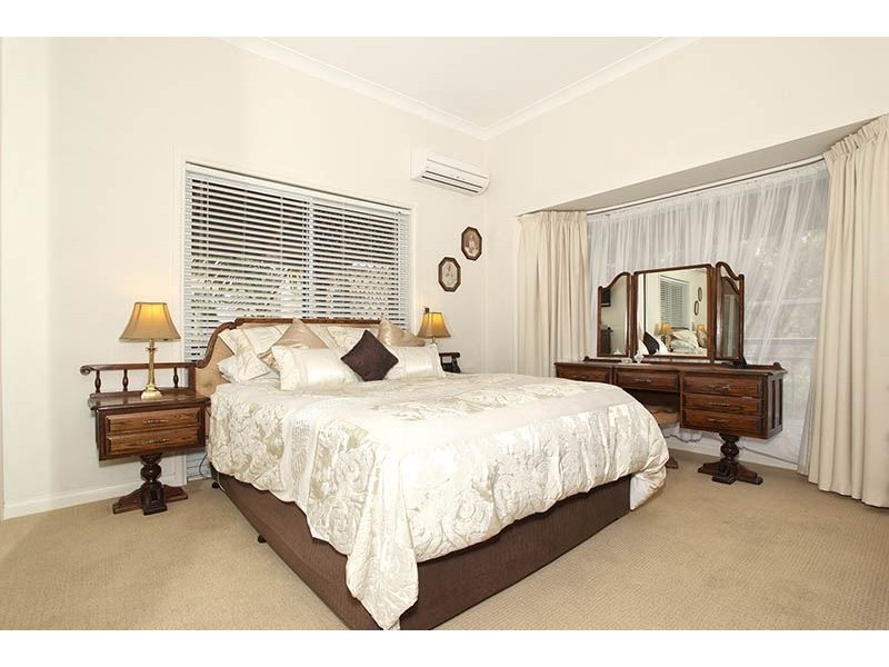 8 O’Reilly Street, Sinnamon Park QLD 4073