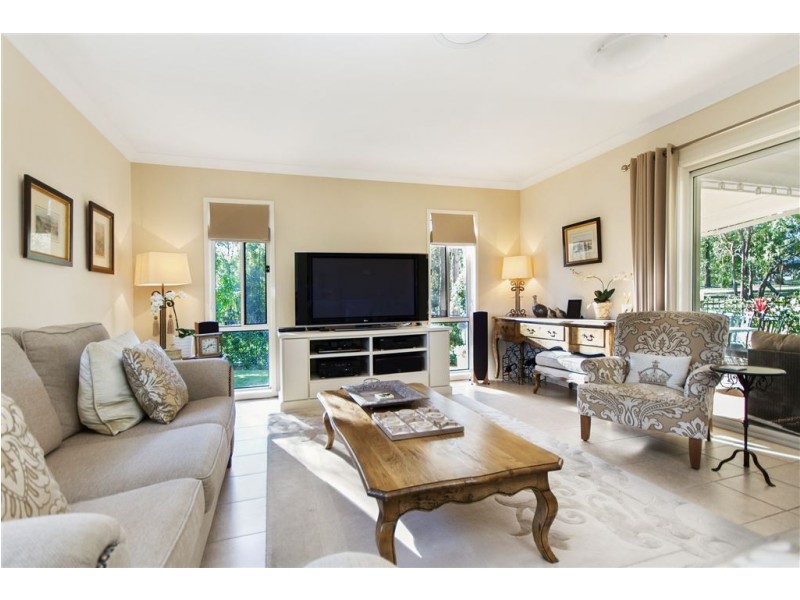 21 Fairway Court, Mount Ommaney QLD 4074